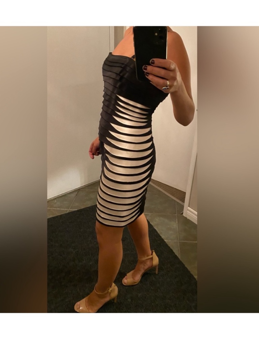 BCBG Max Azria dress size 4 US